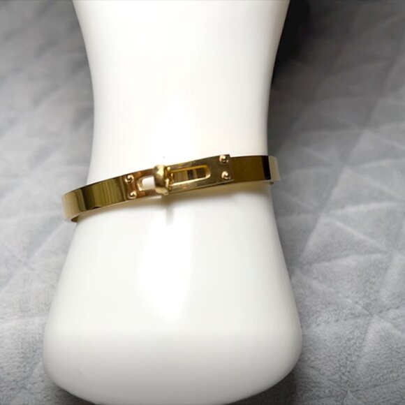 Macy's Jewelry - Macy's 14k Gold-Plated Stainless Steel Turn Lock Bracelet